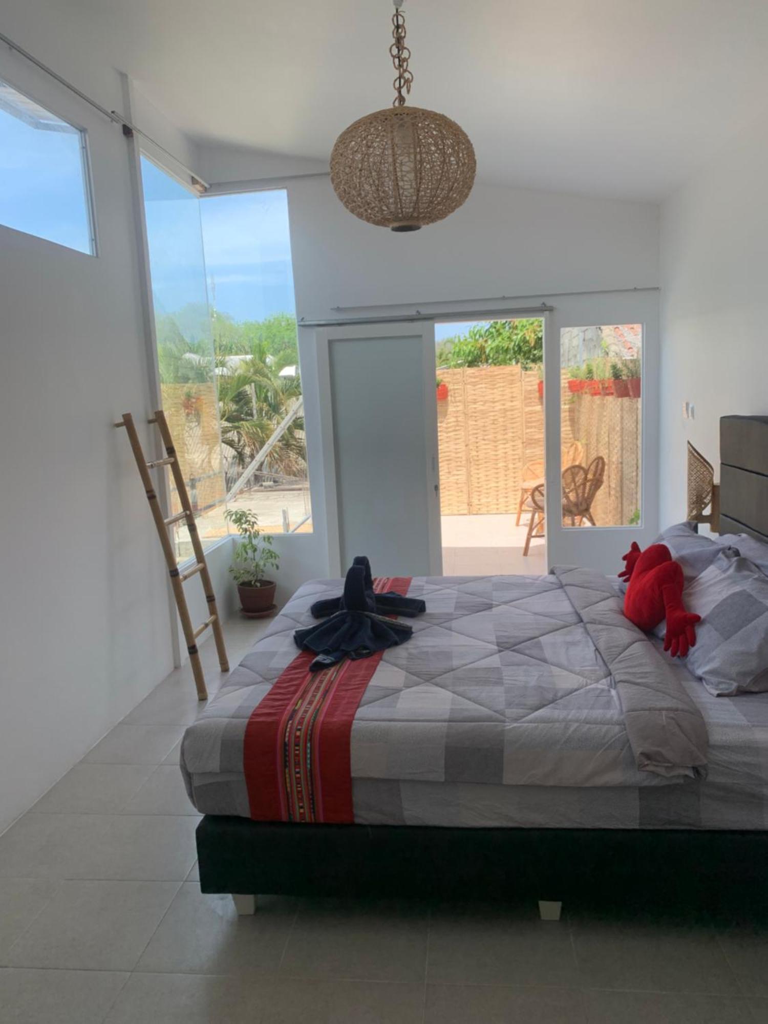 Gili Davidoff Upstairs Budget And Deluxe Гили Траванган Экстерьер фото
